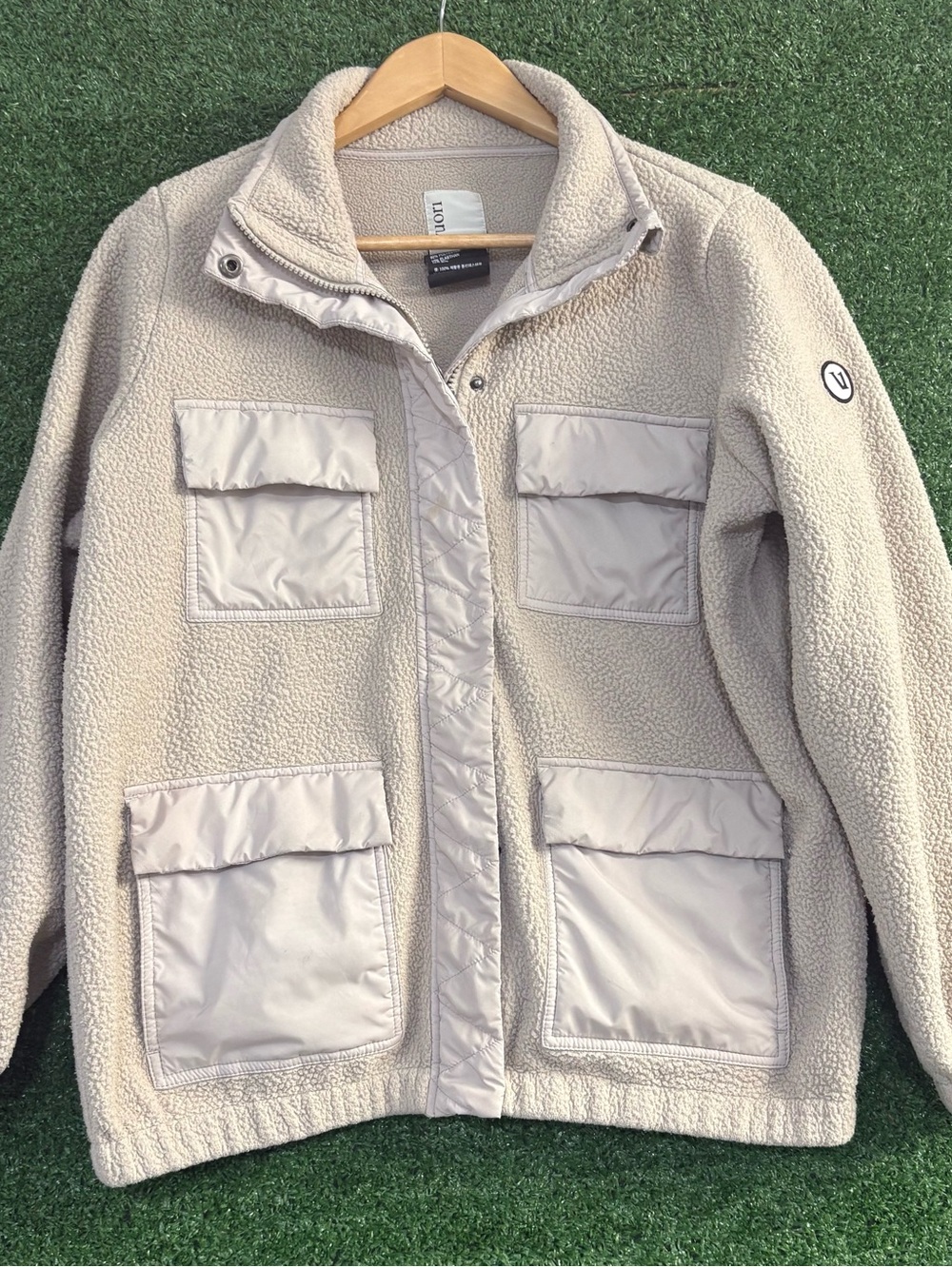 Vuori Utility Sherpa Jacket Women’s XS Cream Fleece Full Zip 4 Pocket Recycled